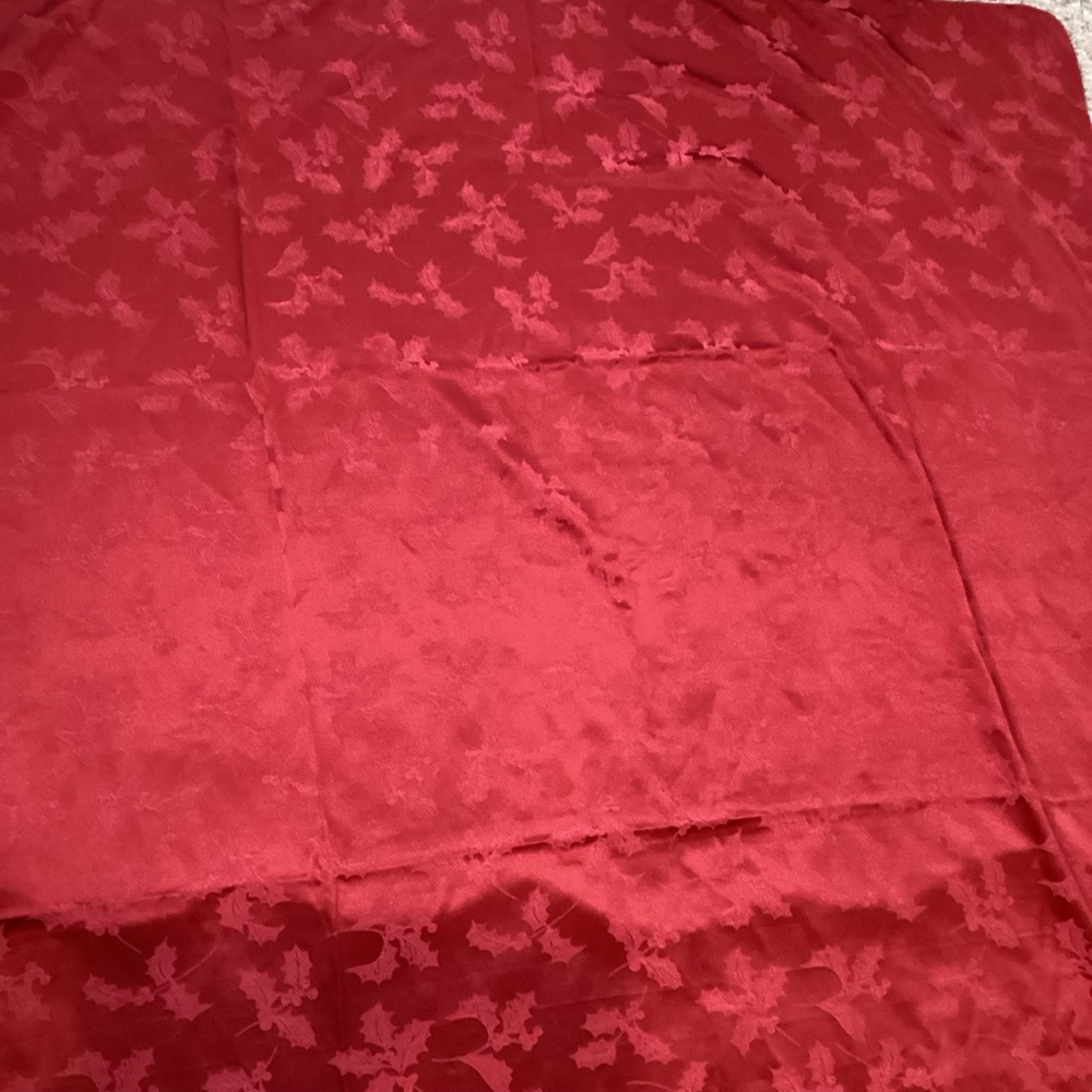 St. Nicholas Square Red Rectangular Table Cloth 82 x 56 Christmas Holidays